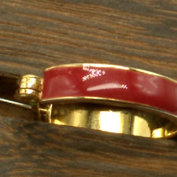 Vintage MONET Red Enamel Inlay Hoop Earrings Gold-Tone - Picture 14 of 16